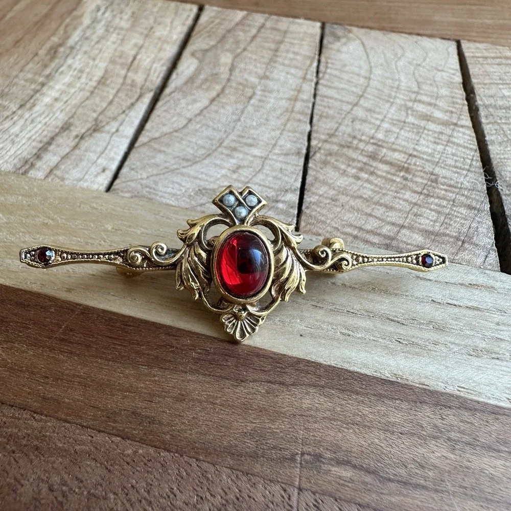 VTG Avon Koala Bear Gold Tone Mama Baby‎ Stick Pin  Red Cabochon 2 Bar Brooches